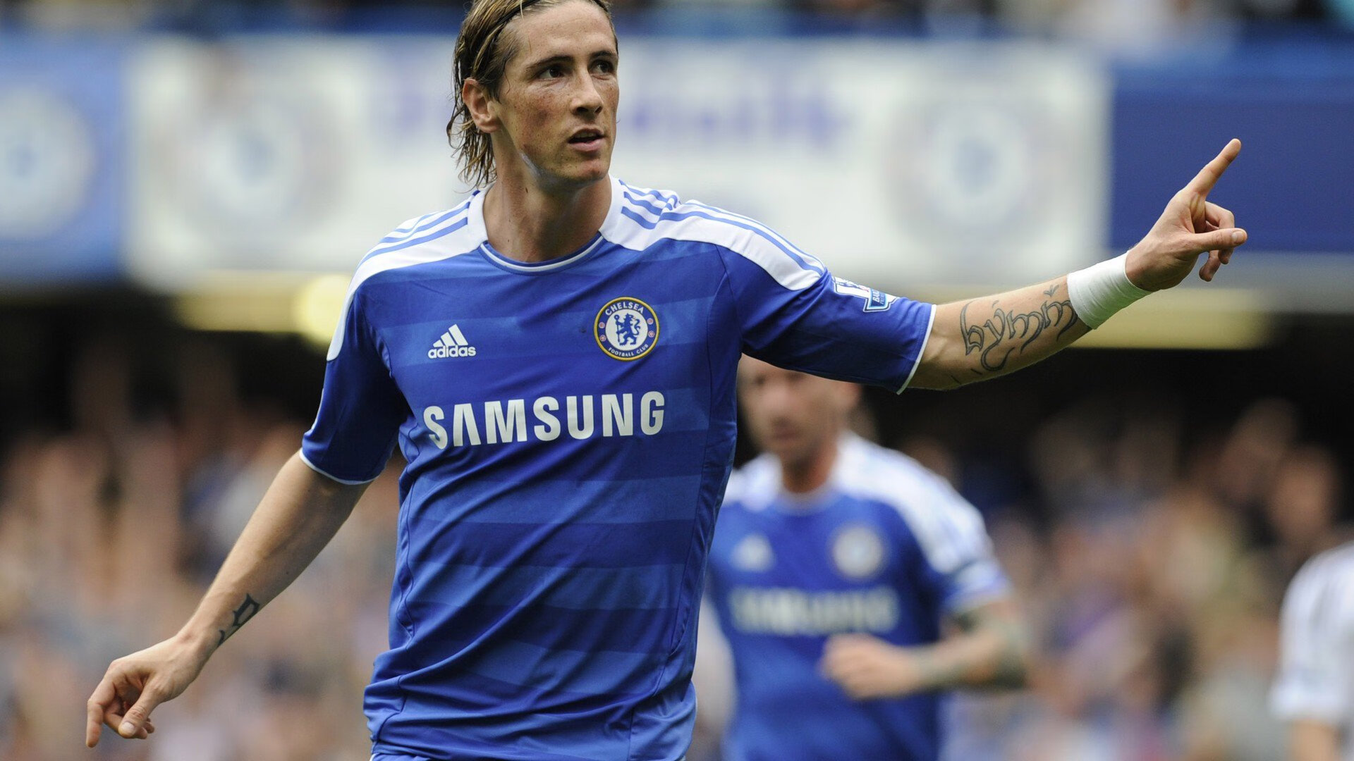 开云体育官方网站-_城市夜跑的魅力：点亮城市的运动激情_，夜景跑道